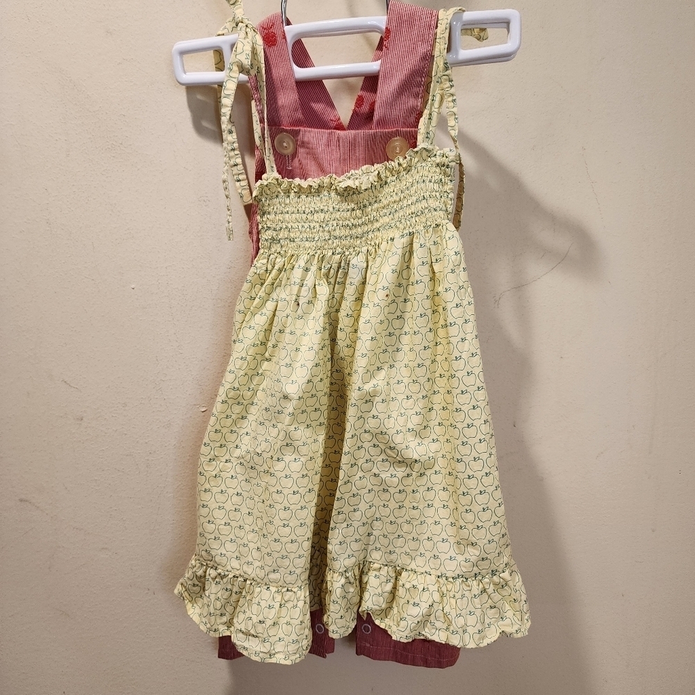 Bundle of two Baby Girls Pieces of cloth size 3